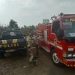 Cegah Api Meluas, Polsek Bojong Gerak Cepat Tangani Kebakaran Lahan di Sindangpanon