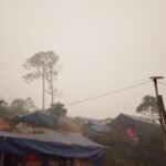 KABUT ASAP TEBAL HASIL KEBAKARAN HUTAN SELIMUTI PURUK CAHU, KALIMANTAN TENGAH — KESEHATAN WARGA TERANCAM DAN LAYANAN PENERBANGAN TERGANGGU